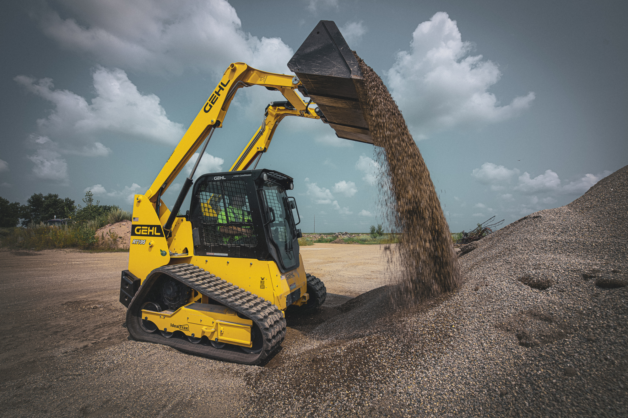 GEHL compact equipment